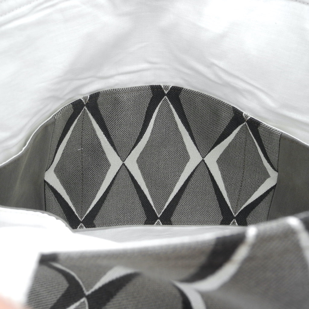 inside view showing pockets