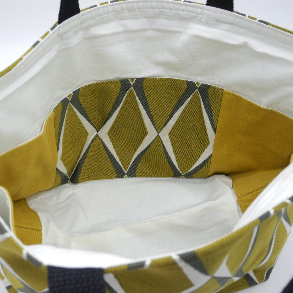 inside view showing pockets