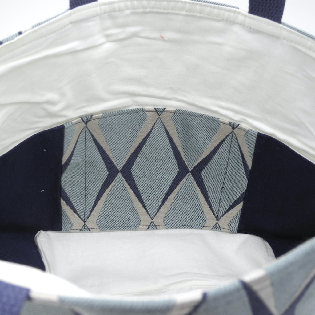 inside view showing pockets