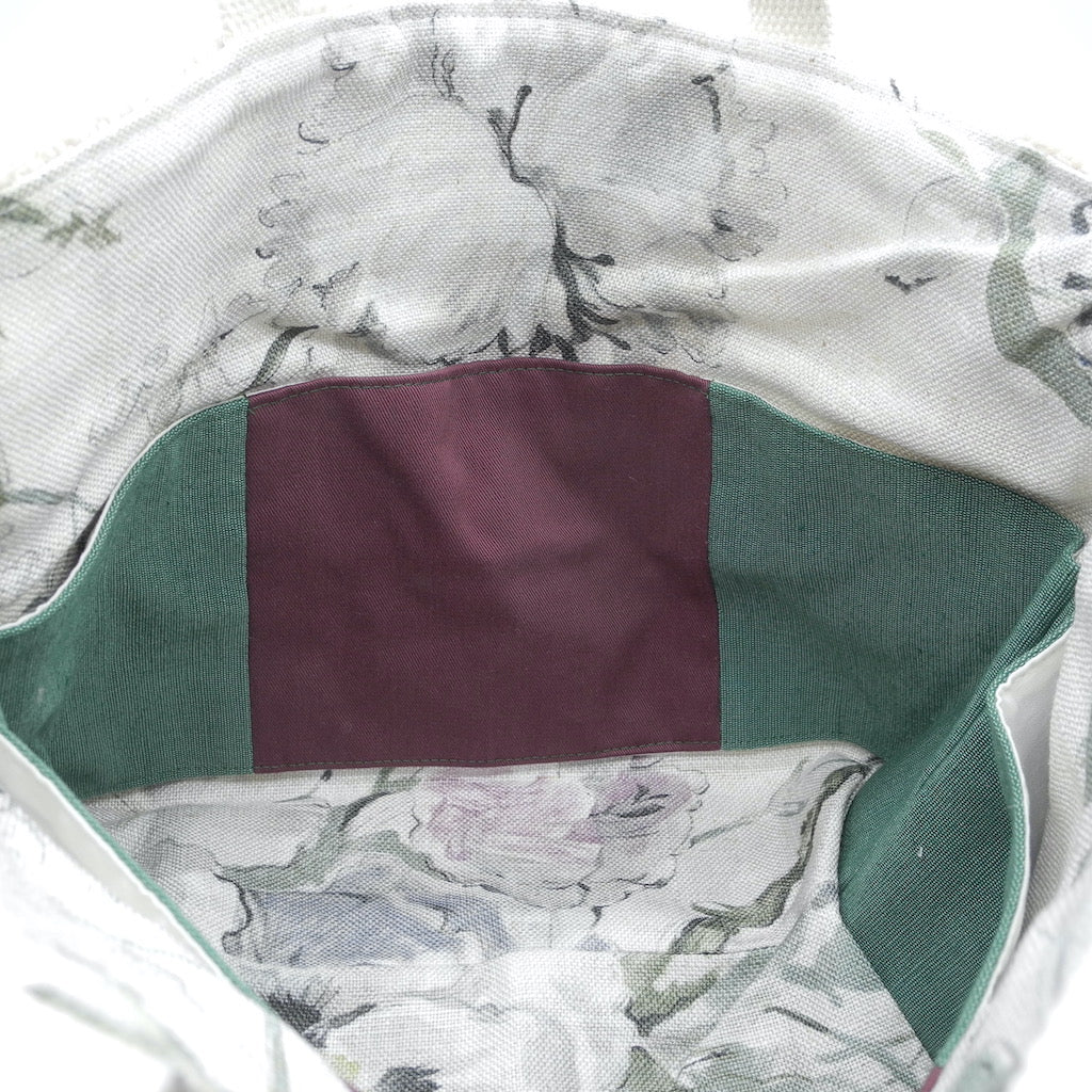 inside view showing pockets