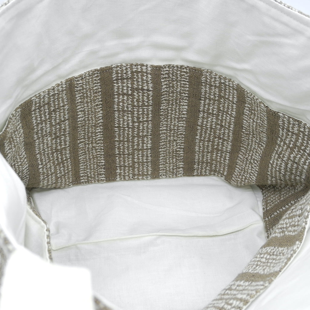 inside view showing pockets