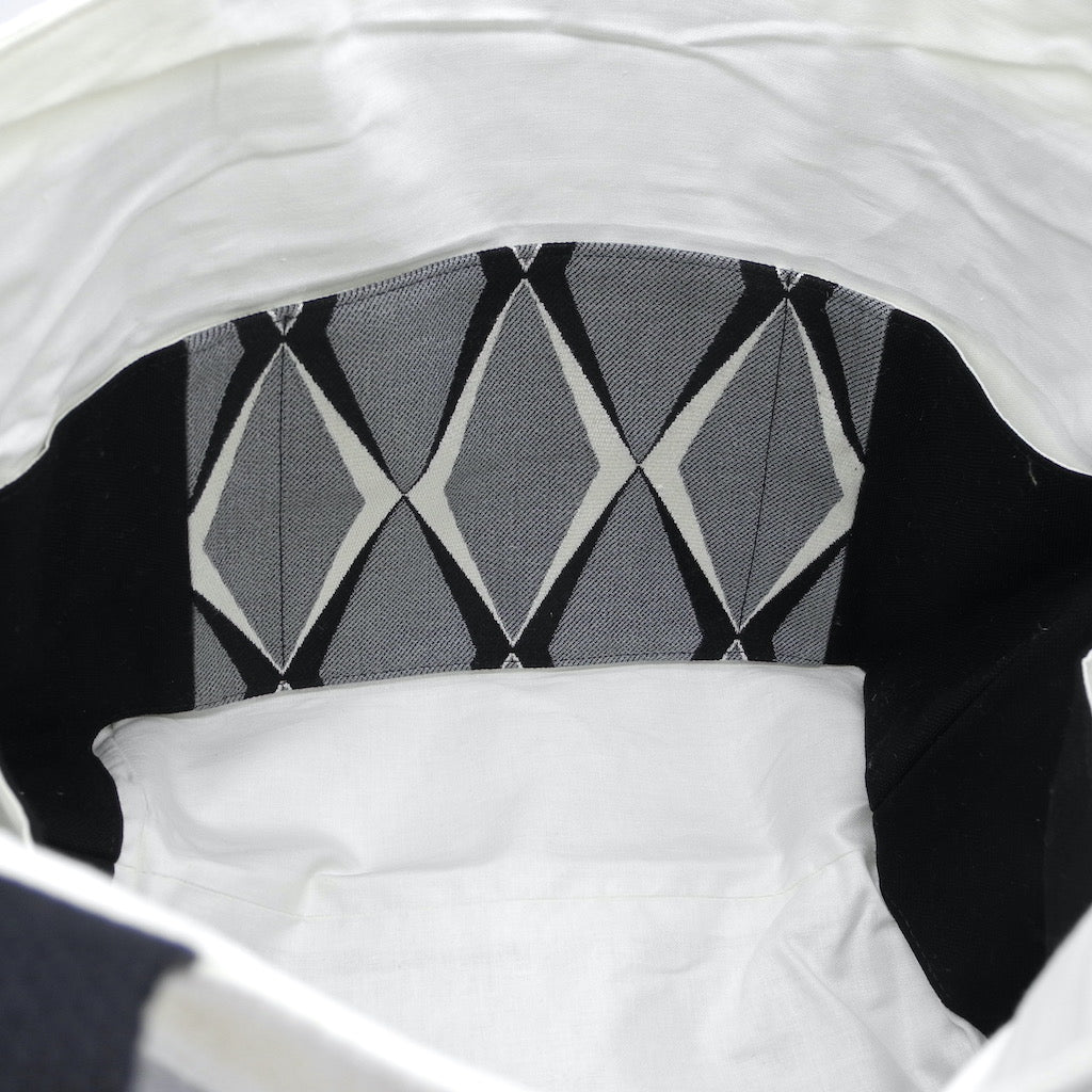 inside view showing pockets