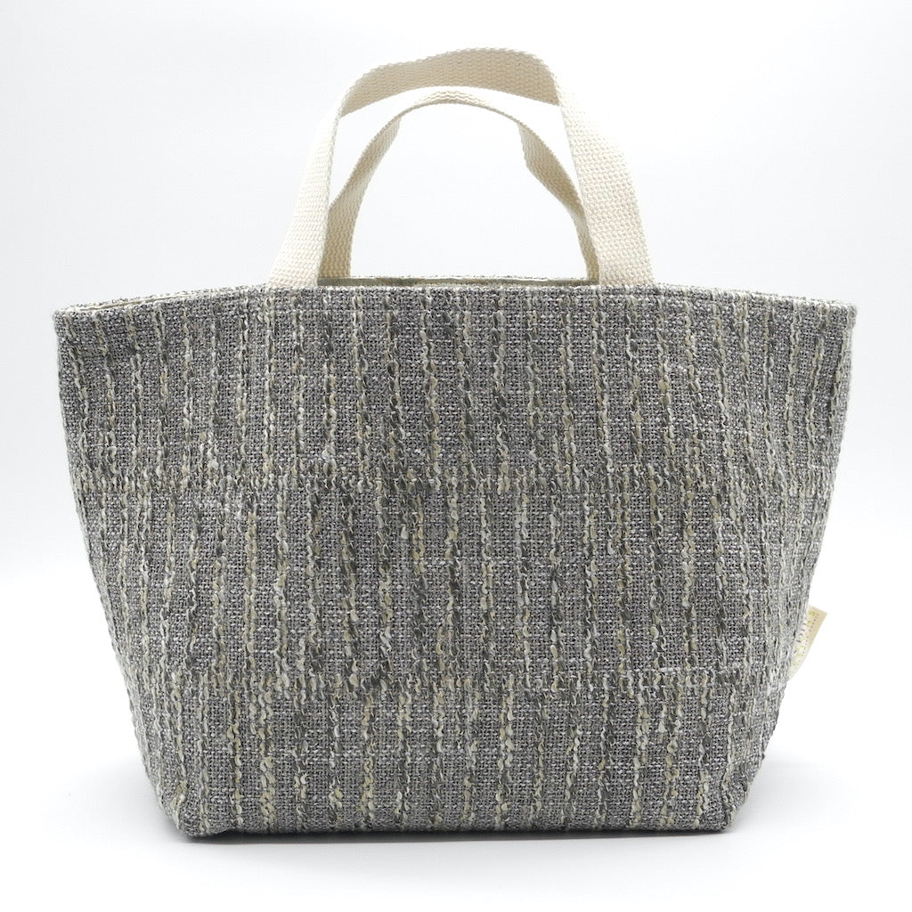 pocket tote front view