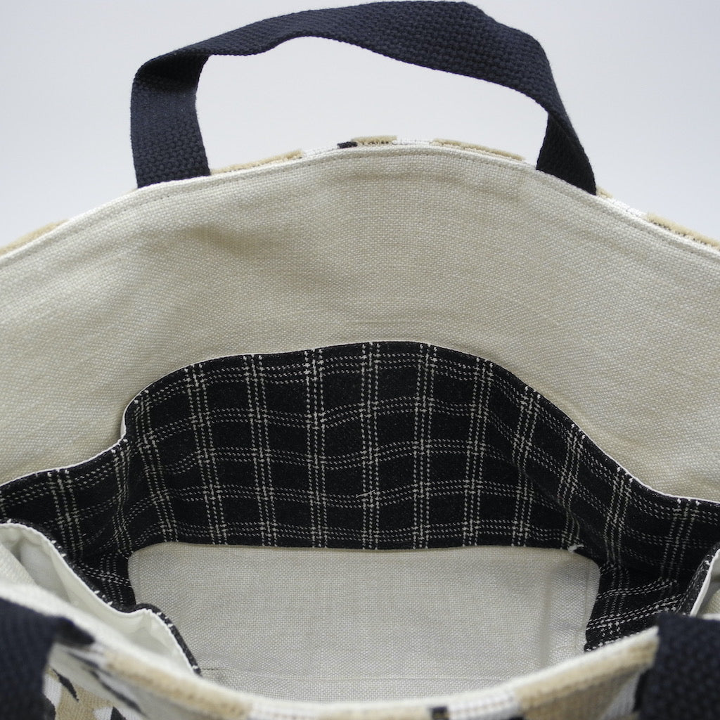 inside view showing pockets
