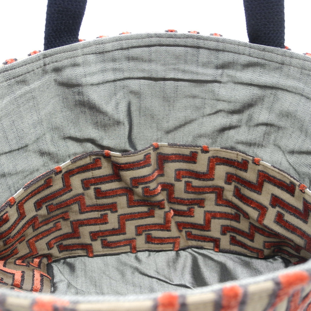 inside view showing pockets