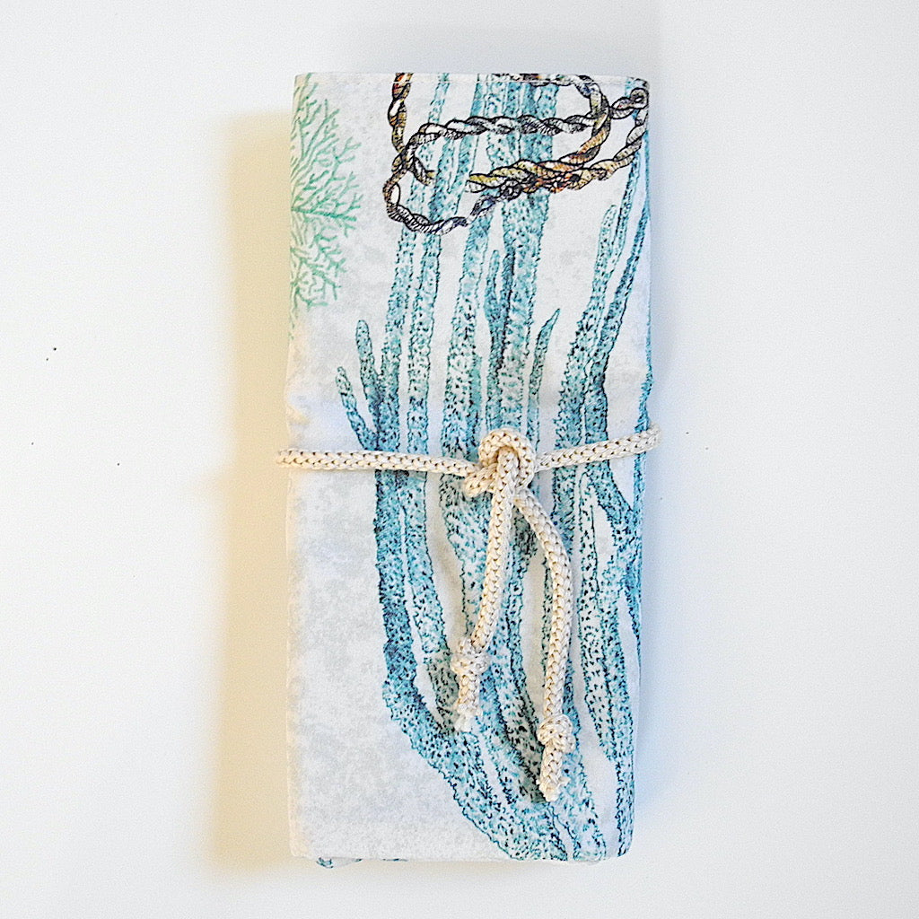 needle organizer front view tied