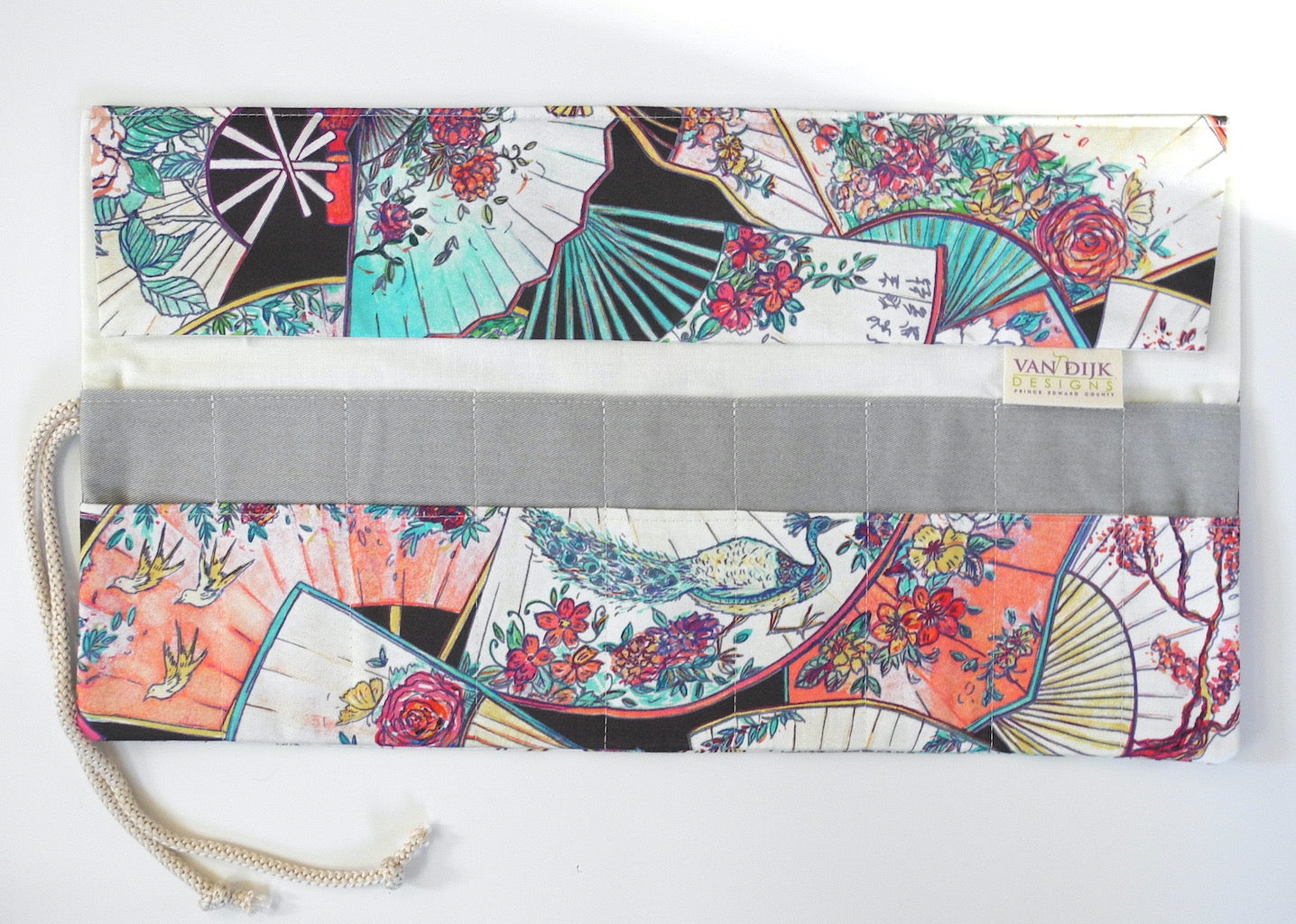 needle organizer open