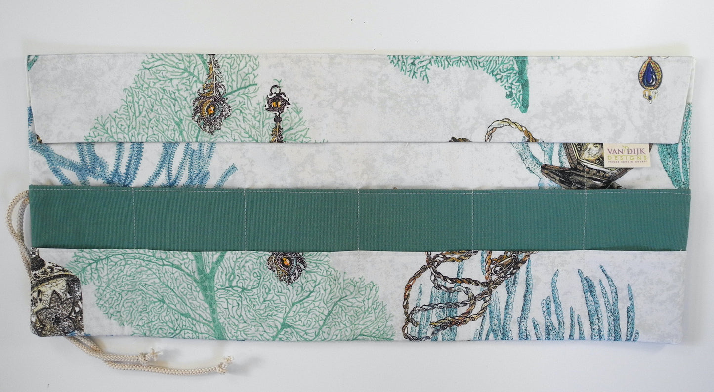 needle organizer open