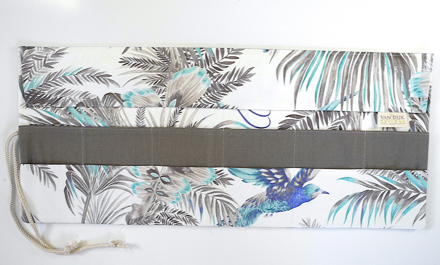 needle organizer open