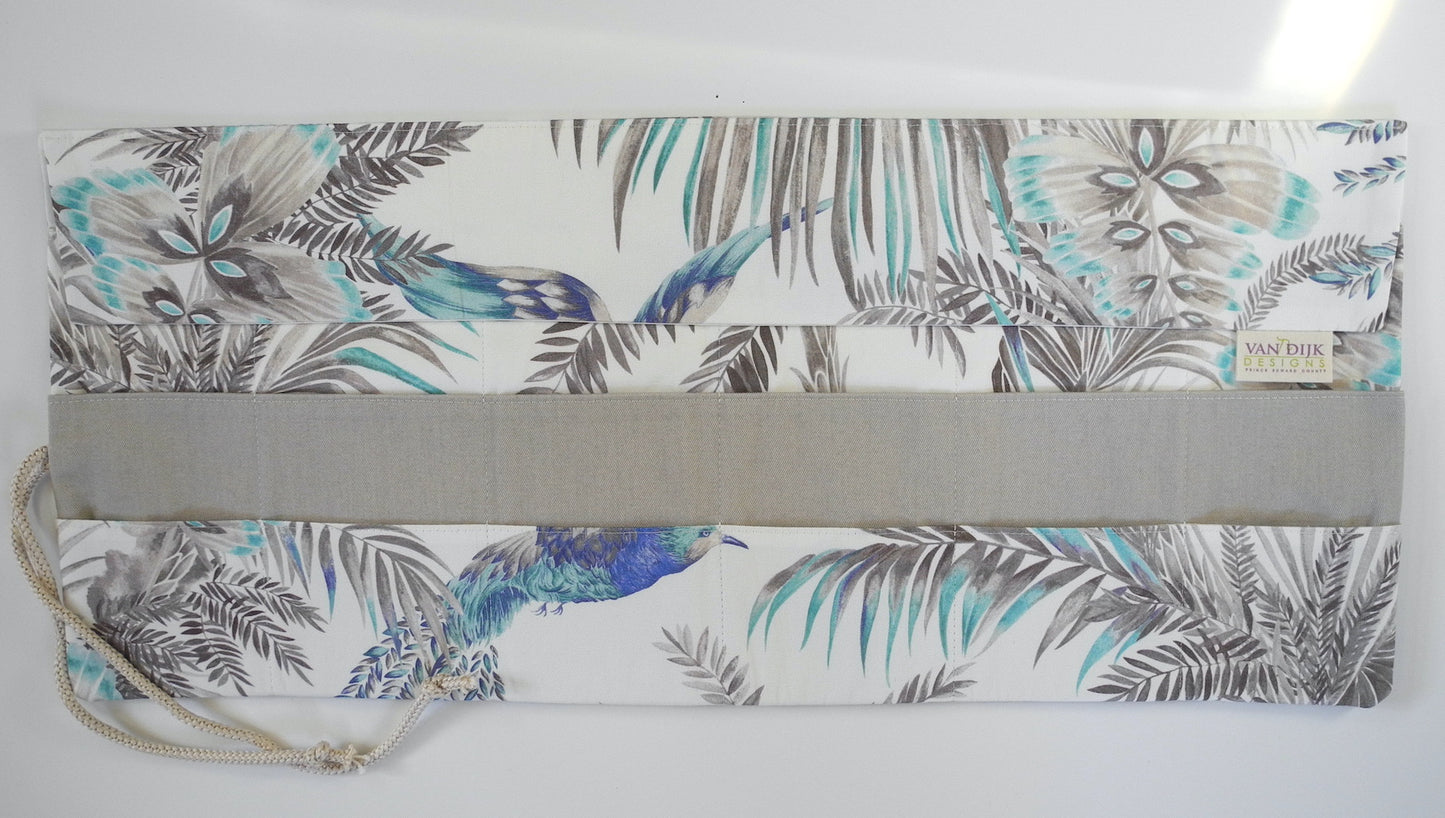 needle organizer open
