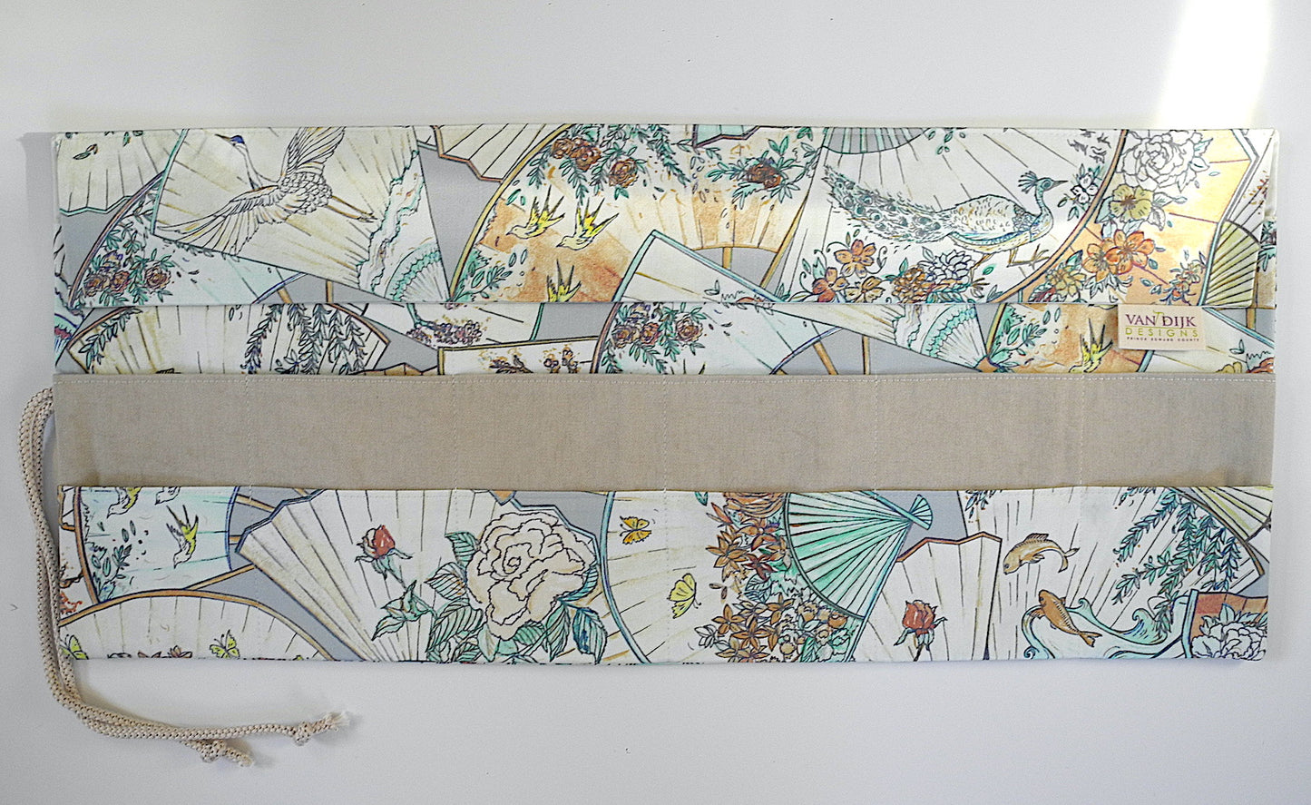 needle organizer open