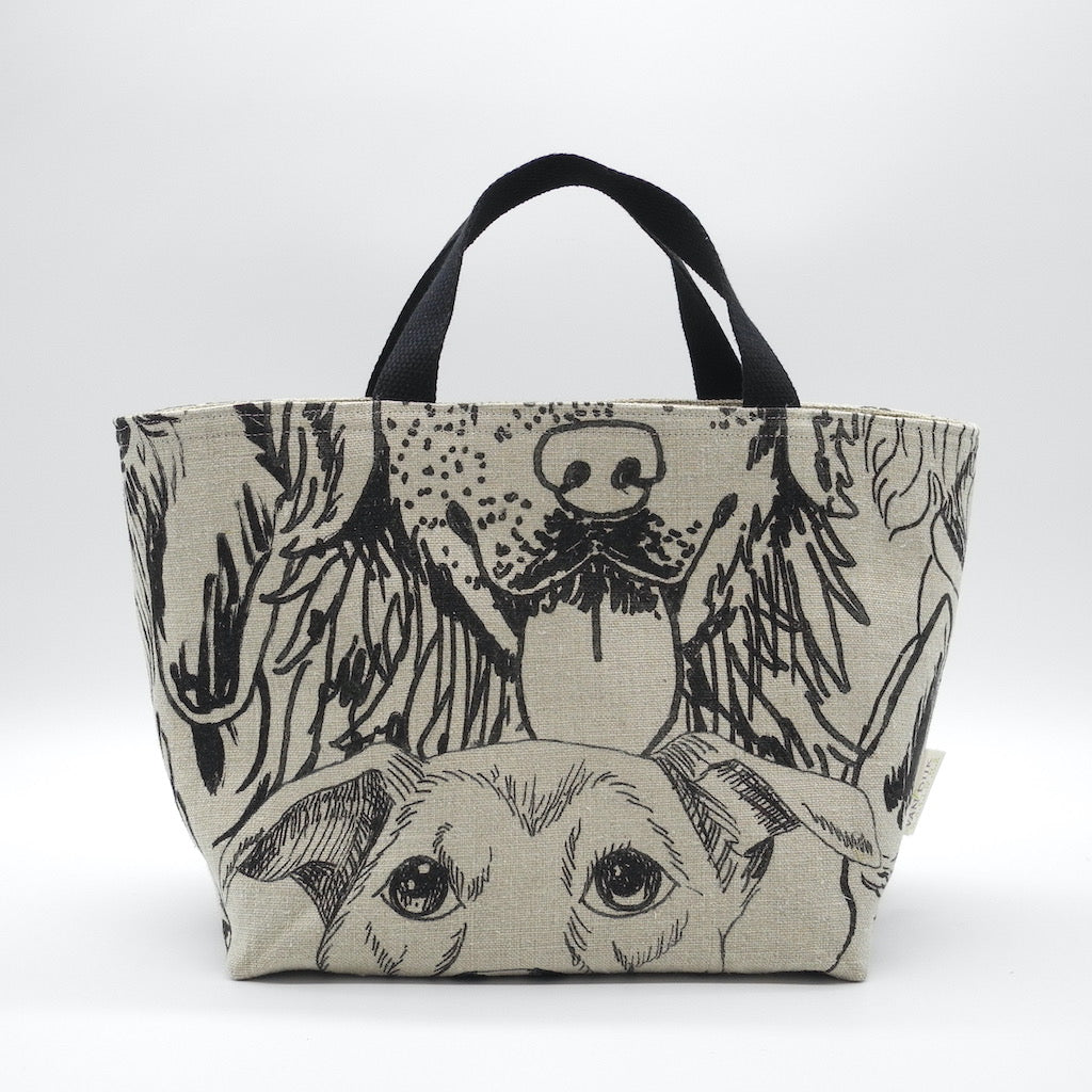 pocket tote front view