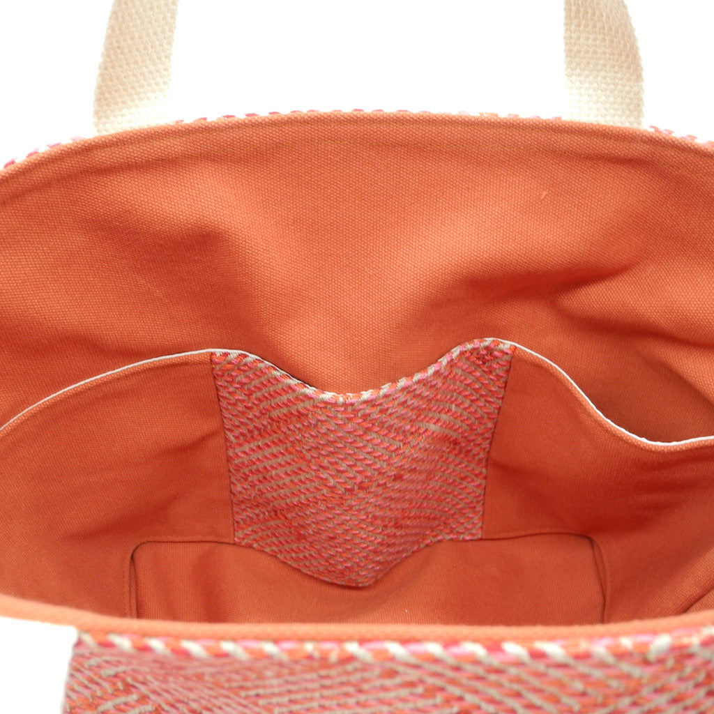 inside showing pockets