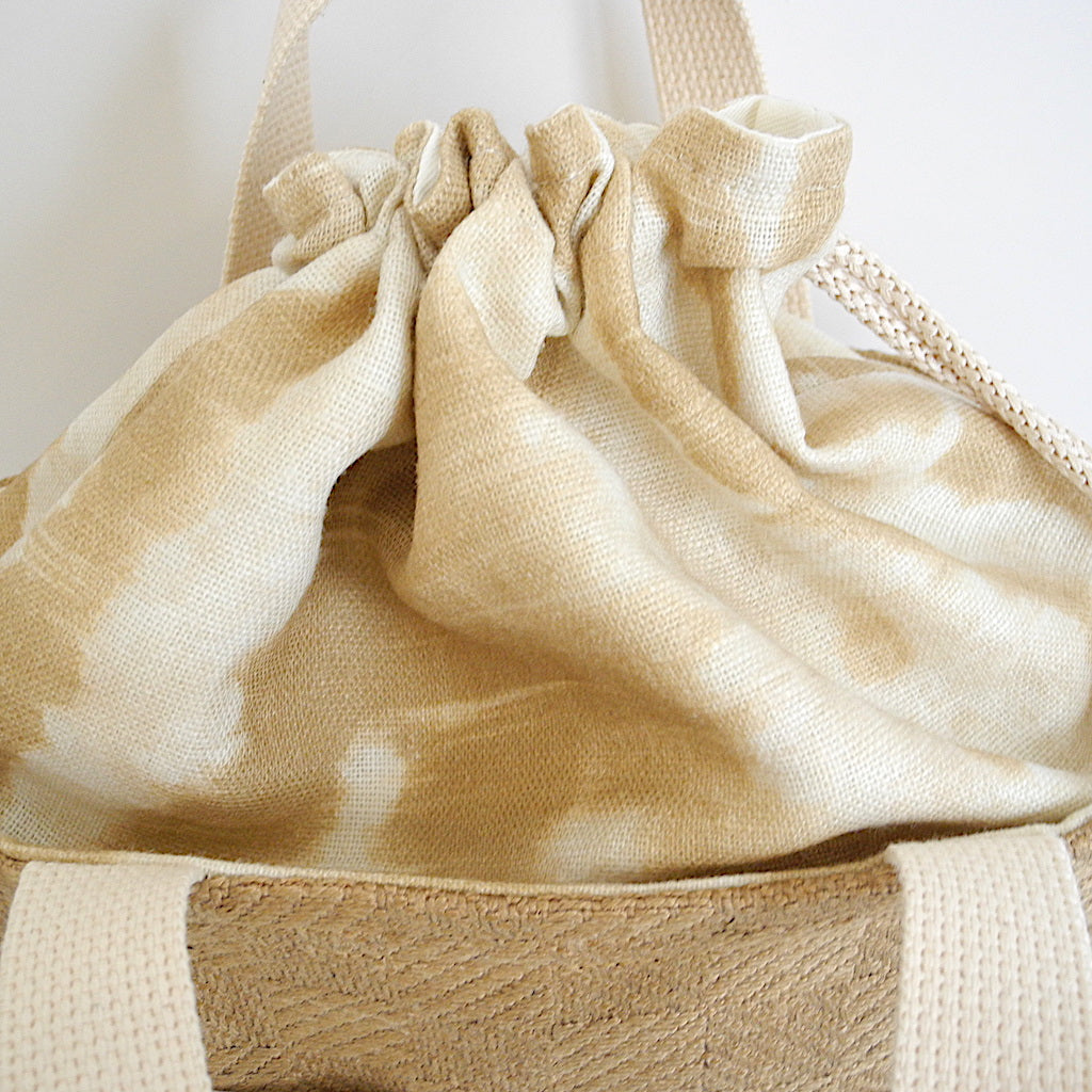 up close showing drawstring top