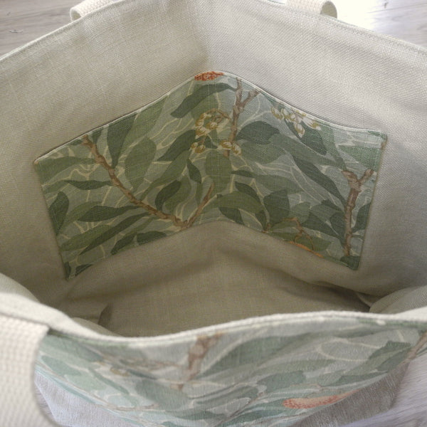 inside tote showing pockets