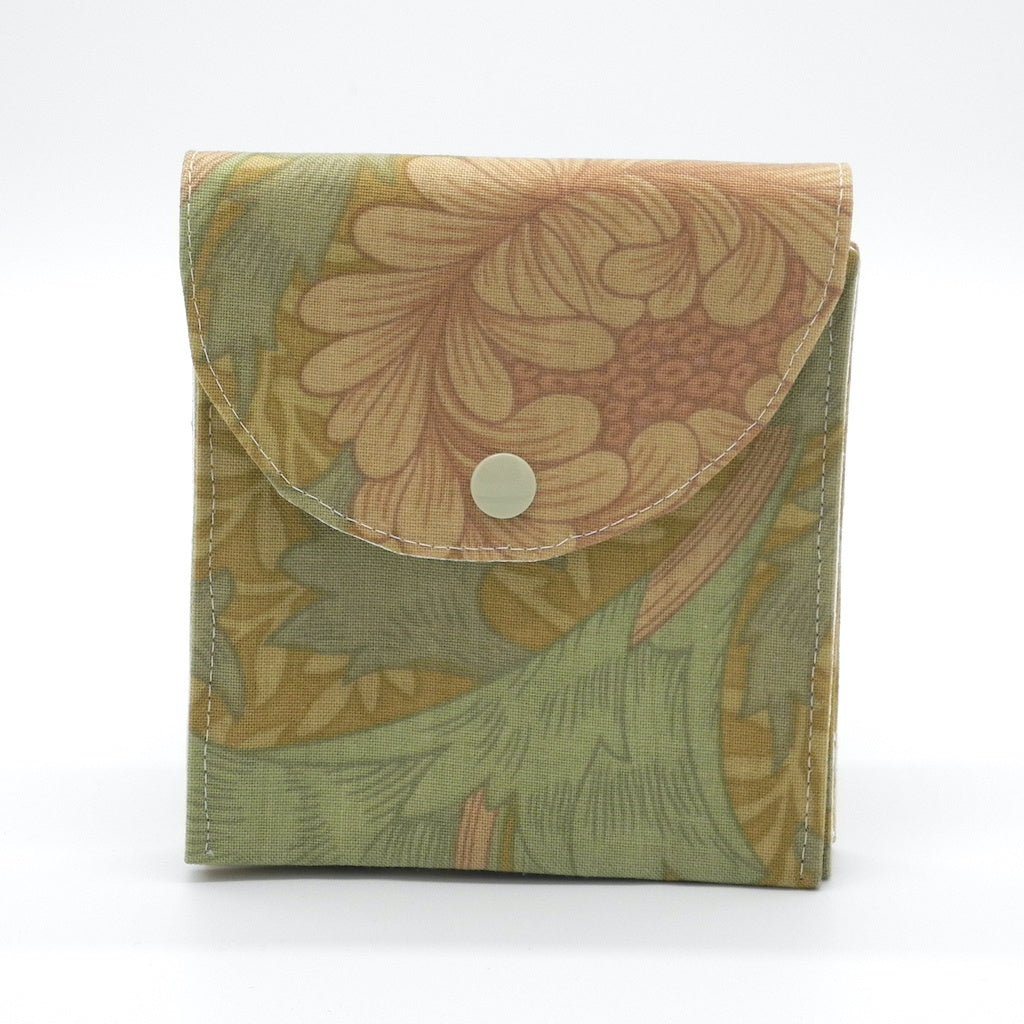 Accordion pouch front view