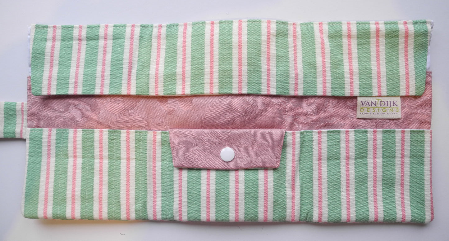 needle organizer open