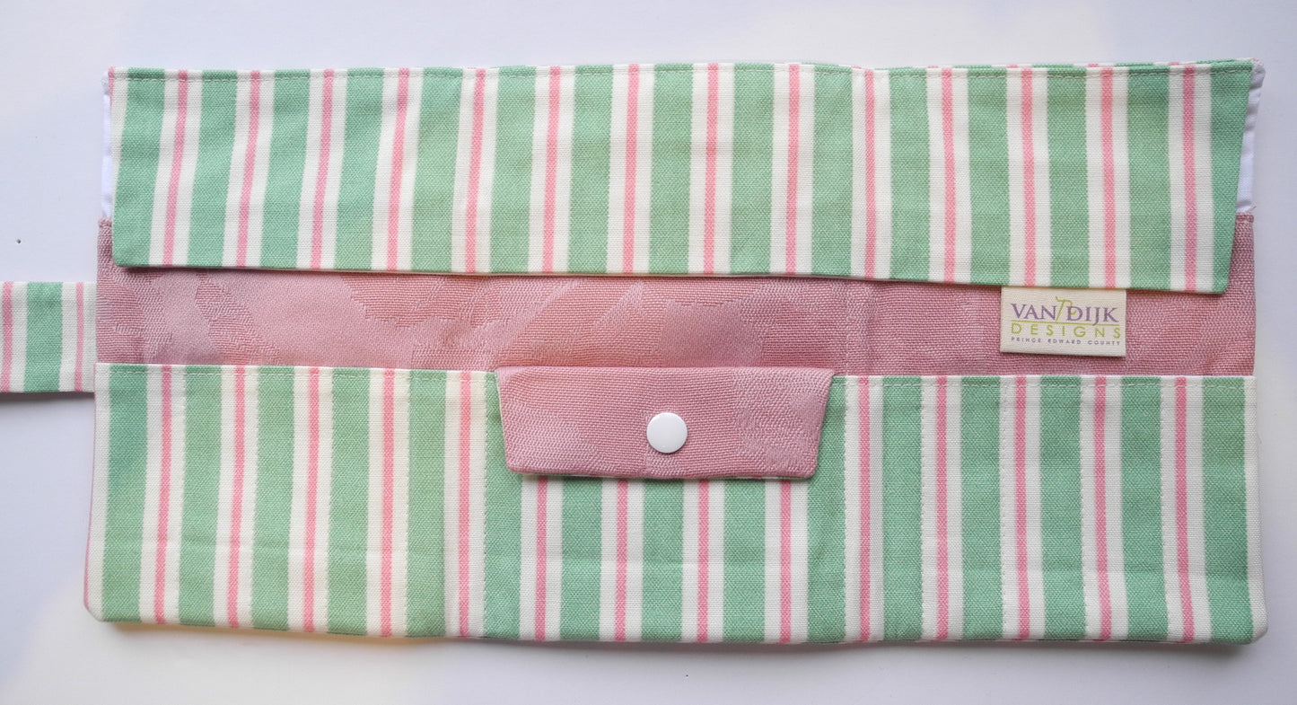needle organizer open