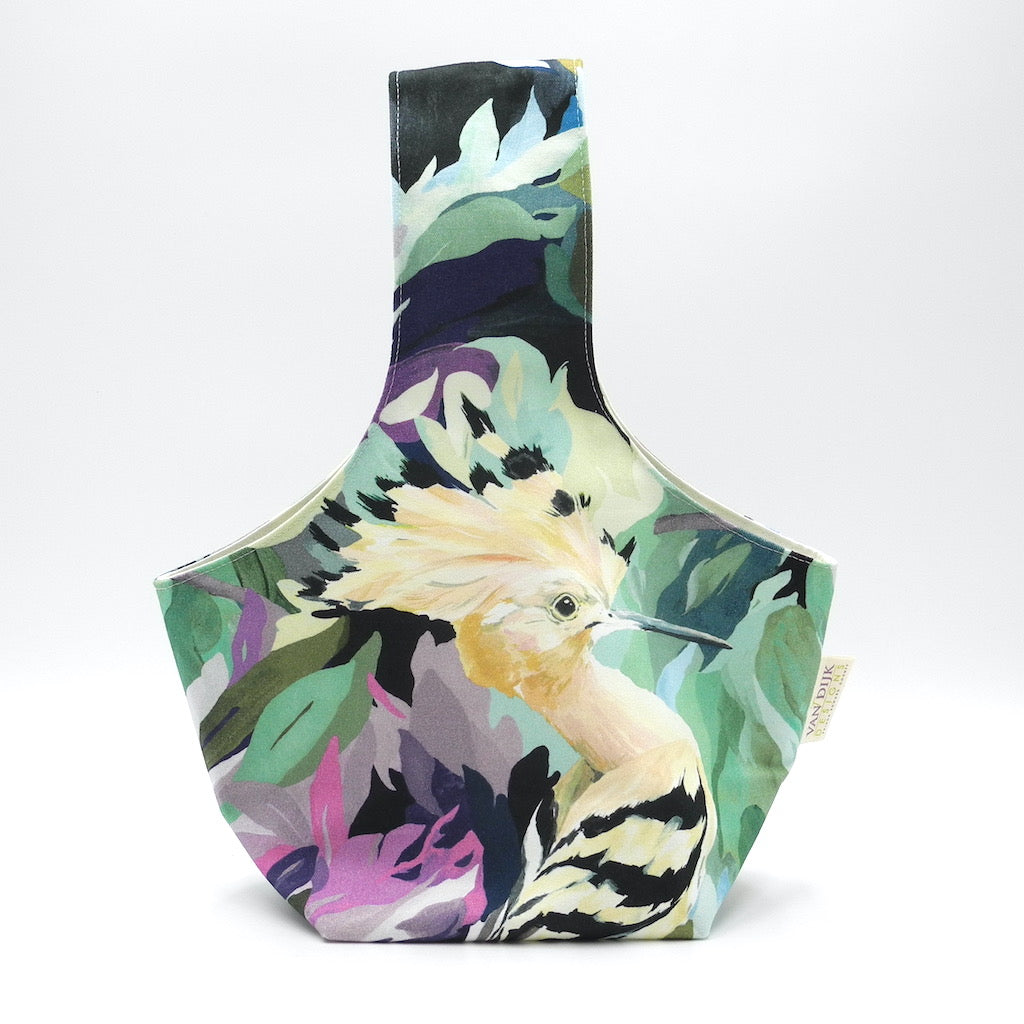 knot bag with ball of yarn