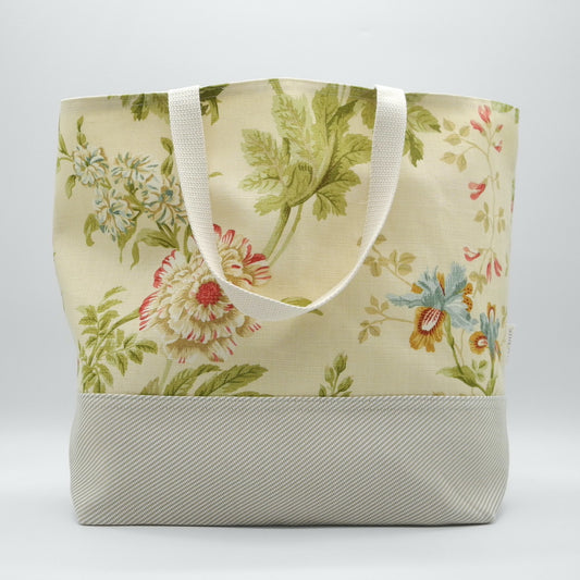 tote front view