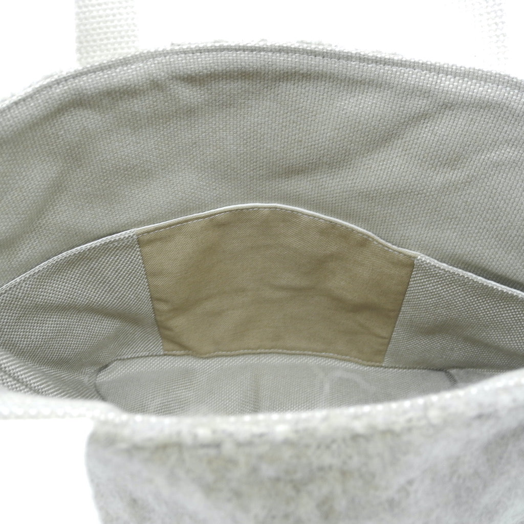 inside view showing pockets